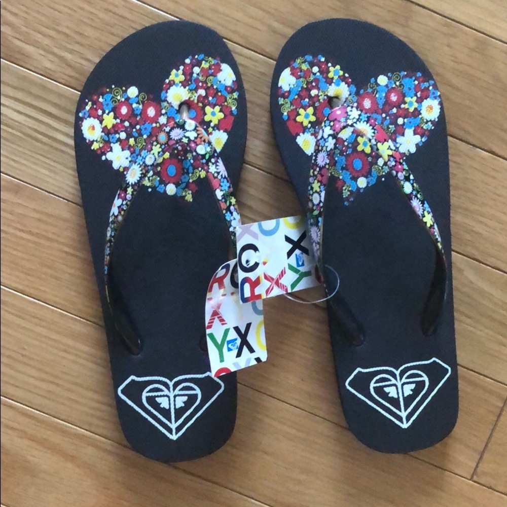Roxy floral flip flops